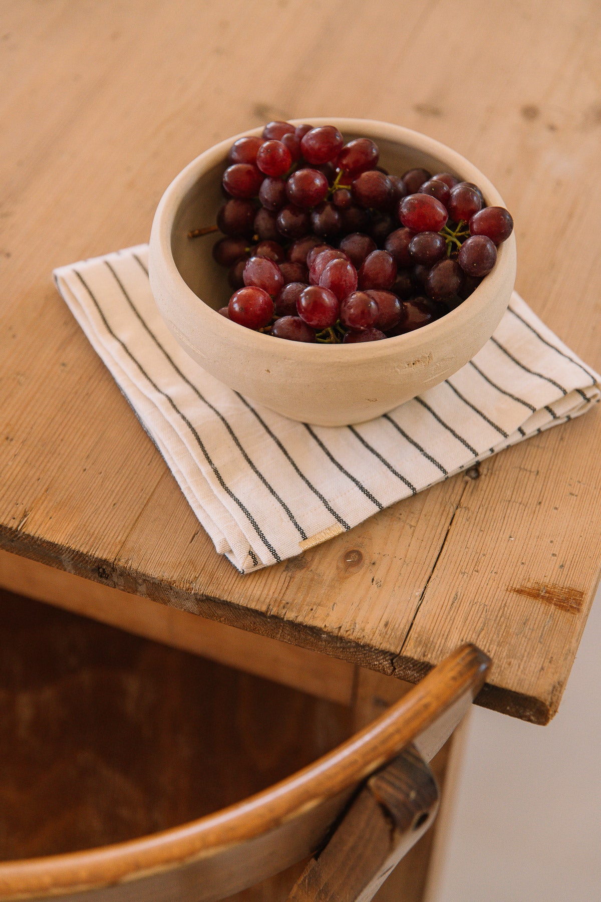 Serviettes-de-table-blanche-rayures-noires-coton-les-pensionnaires-93_1