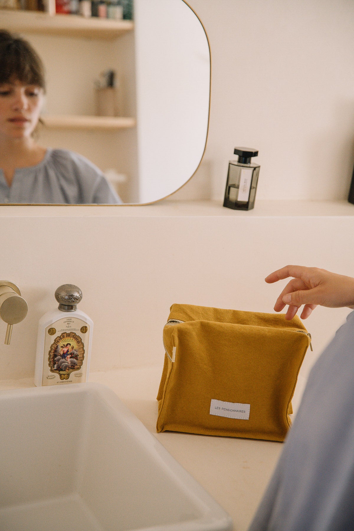 Trousse de toilette cube jaune safran en épaisse toile de coton bio