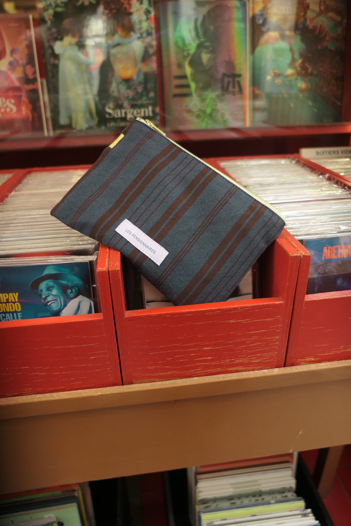 petite-pochette-rayures-matelas-bleu-orage-les-pensionnaires