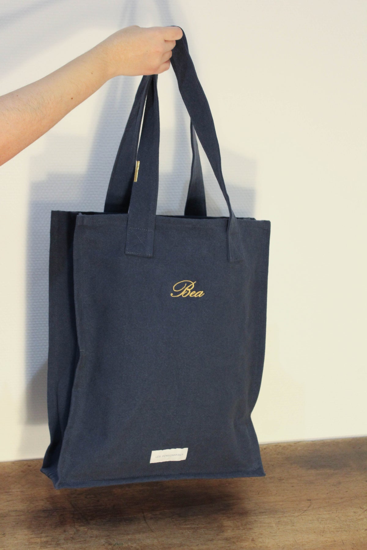 sac-cabas-zippe-bleu-broderie-personnalisation-doree-Les-pensionnaires-32