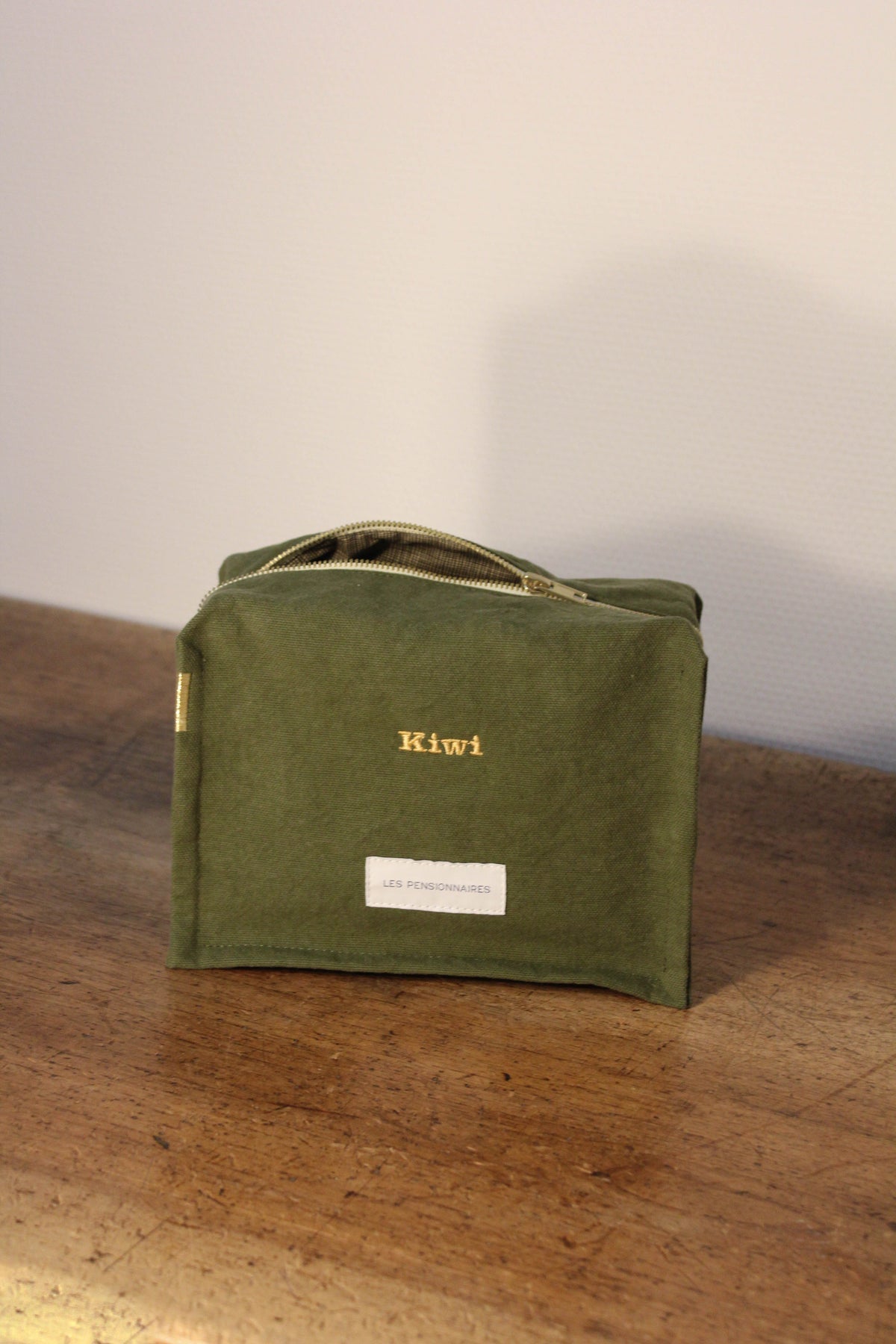 trousse-cube-verte-broderie-personnalisation-doree-Les-pensionnaires-52