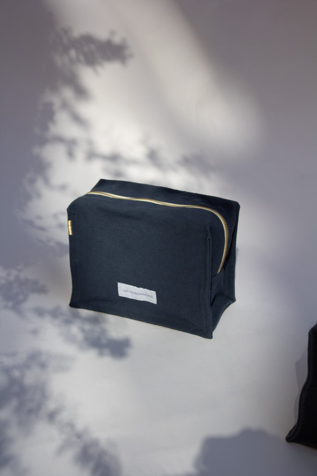 trousse-toilette-cube--bleu-marine-coton-bio-Les-pensionnaires-29