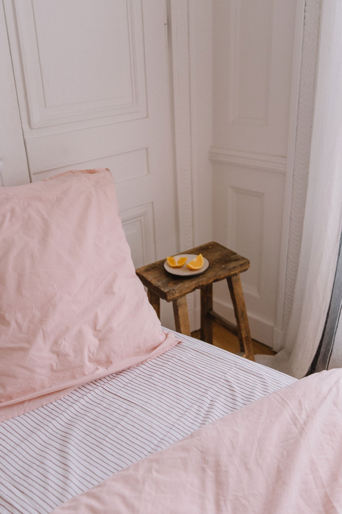 Grand coussin en double gaze de coton rose délicat 45x90 cm