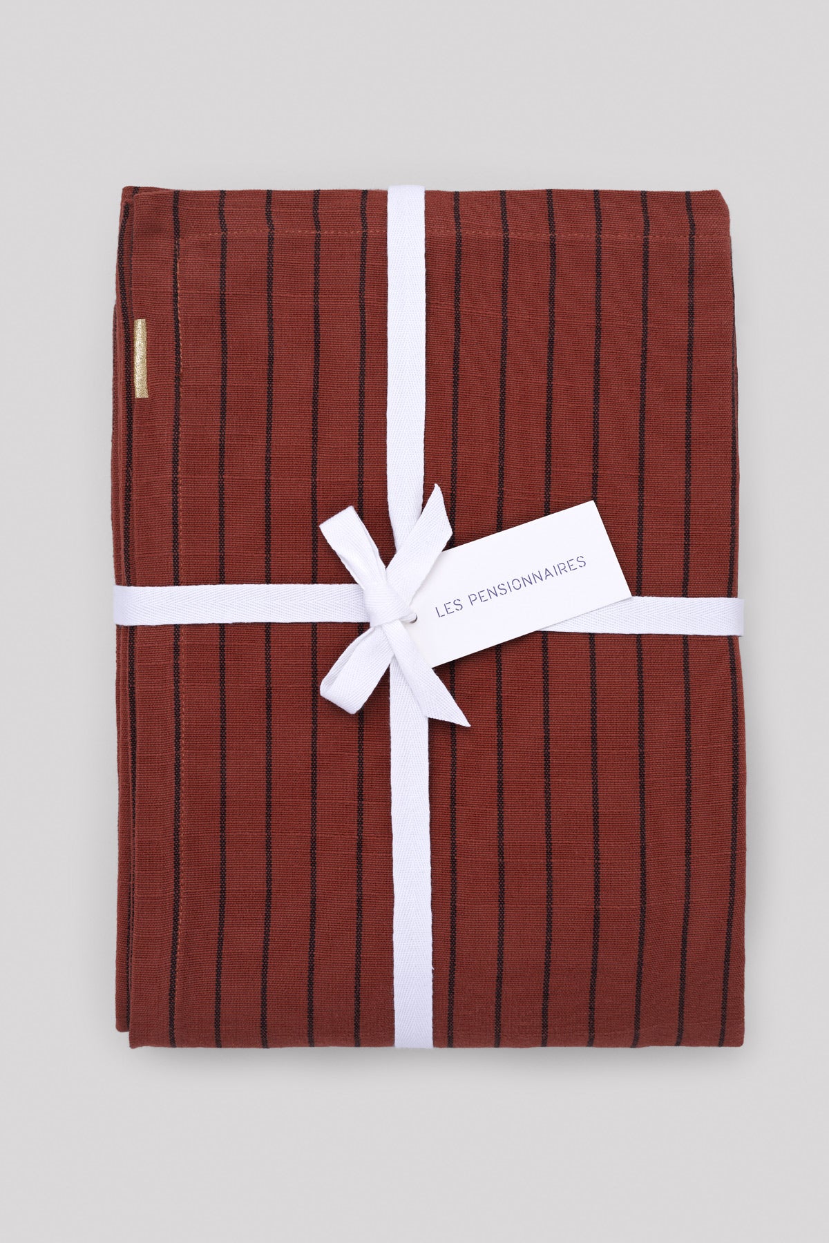 Nappe-rouge-rayures-noires-coton-les-pensionnaires