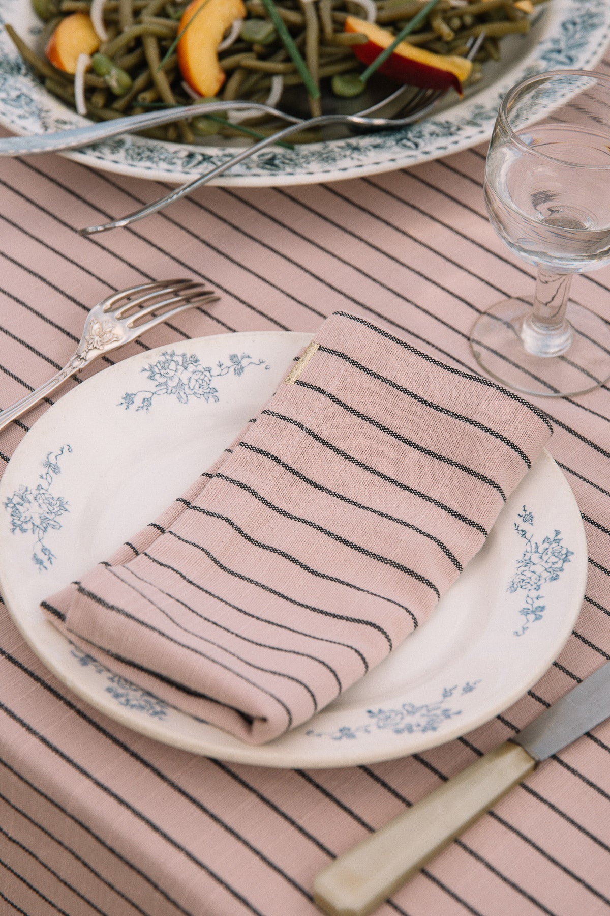 Serviettes-de-table-rose-rayures-noires-coton-les-pensionnaires-51_1