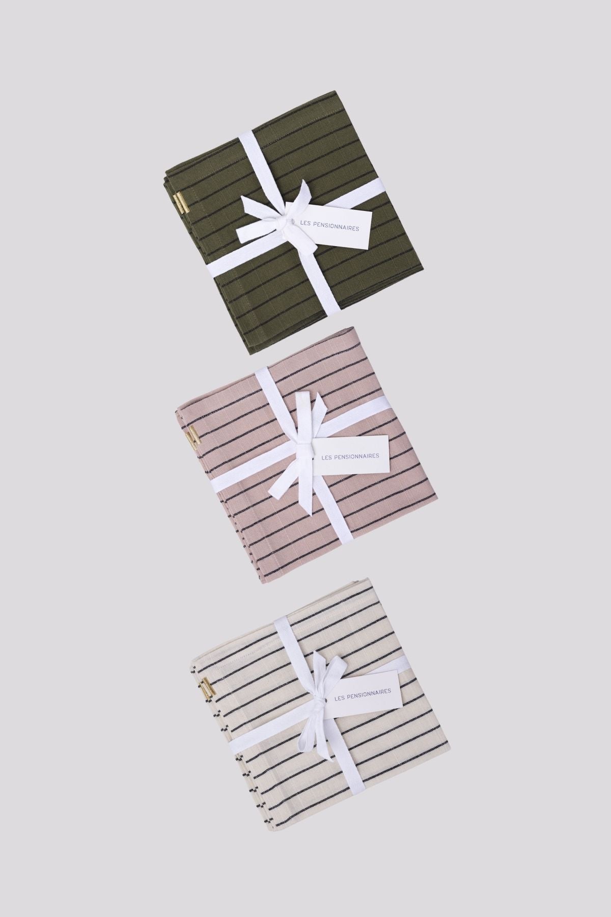 coffret-gourmand-lot-serviettes-de-table-a-rayures-rose-vert-blanc