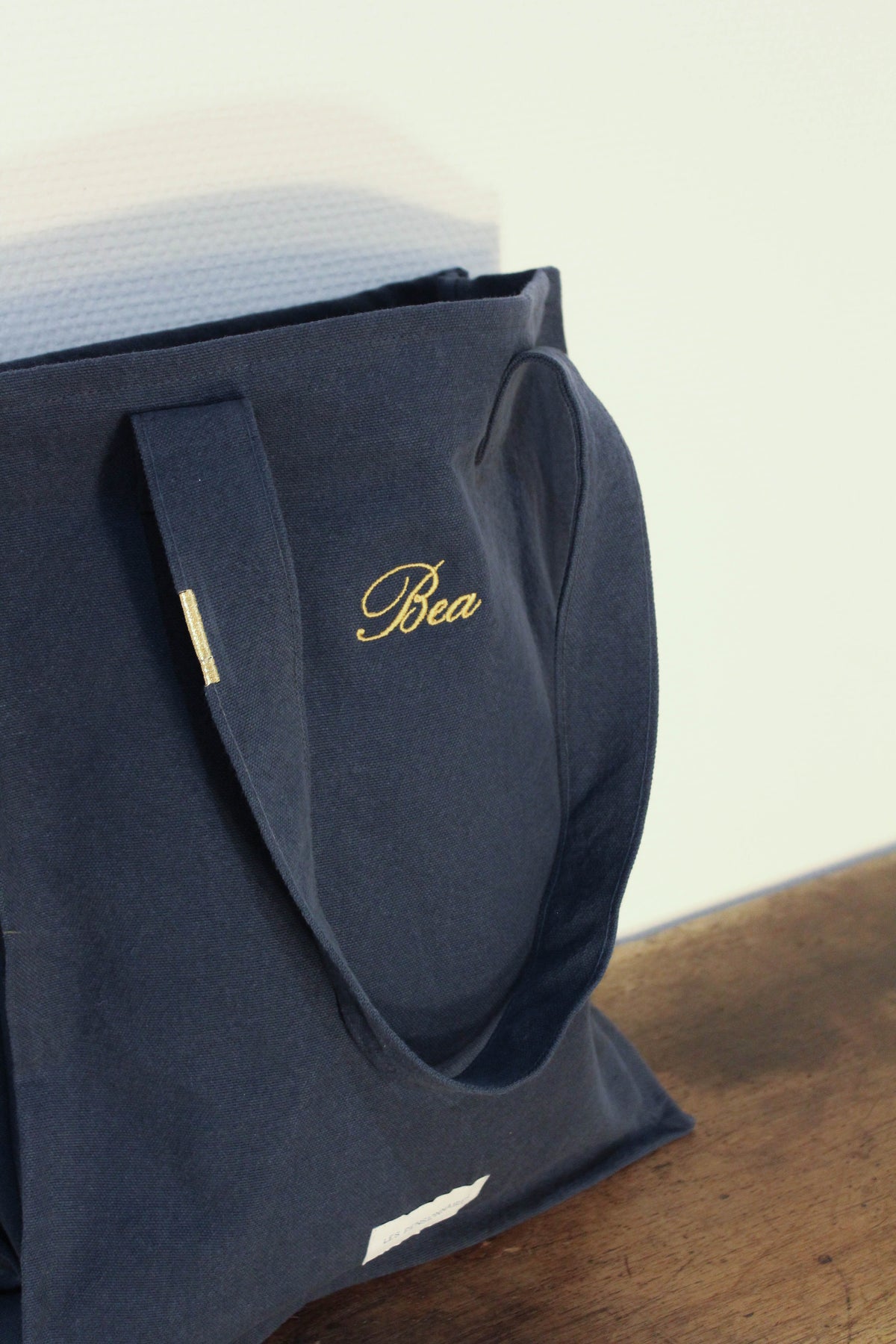 sac-cabas-zippe-bleu-broderie-personnalisation-doree-Les-pensionnaires-31