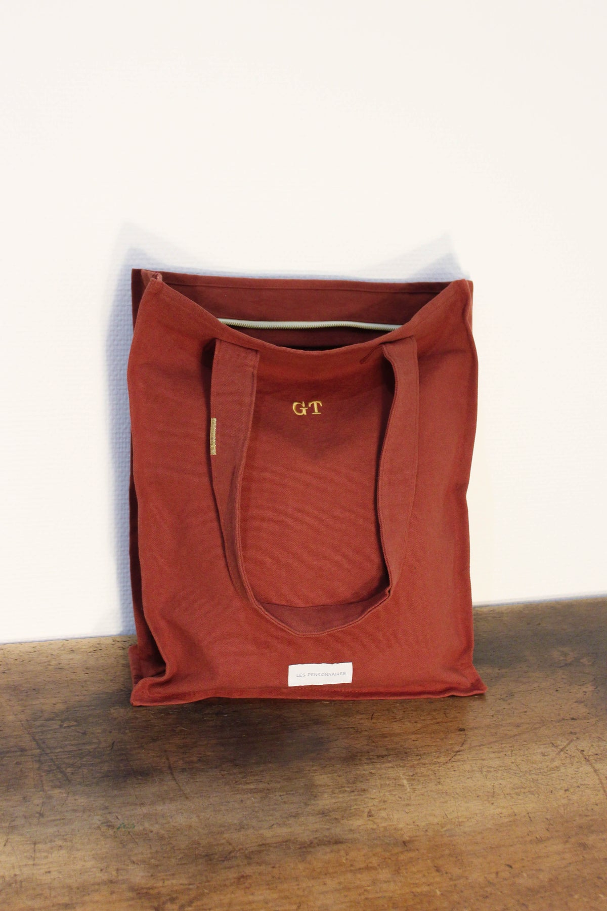 sac-cabas-zippe-rouille-broderie-personnalisation-doree-Les-pensionnaires-42
